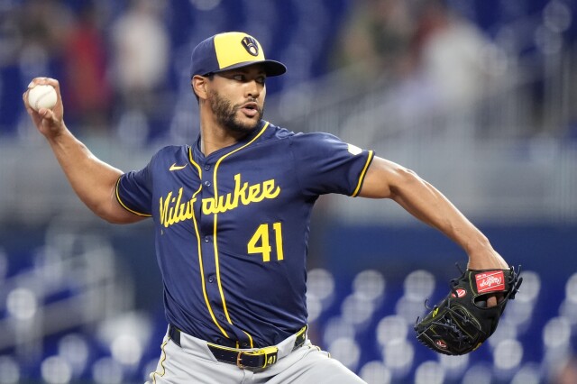 Pitcher Milwaukee Brewers Joe Ross ditempatkan di daftar cedera karena tegang punggung bawah