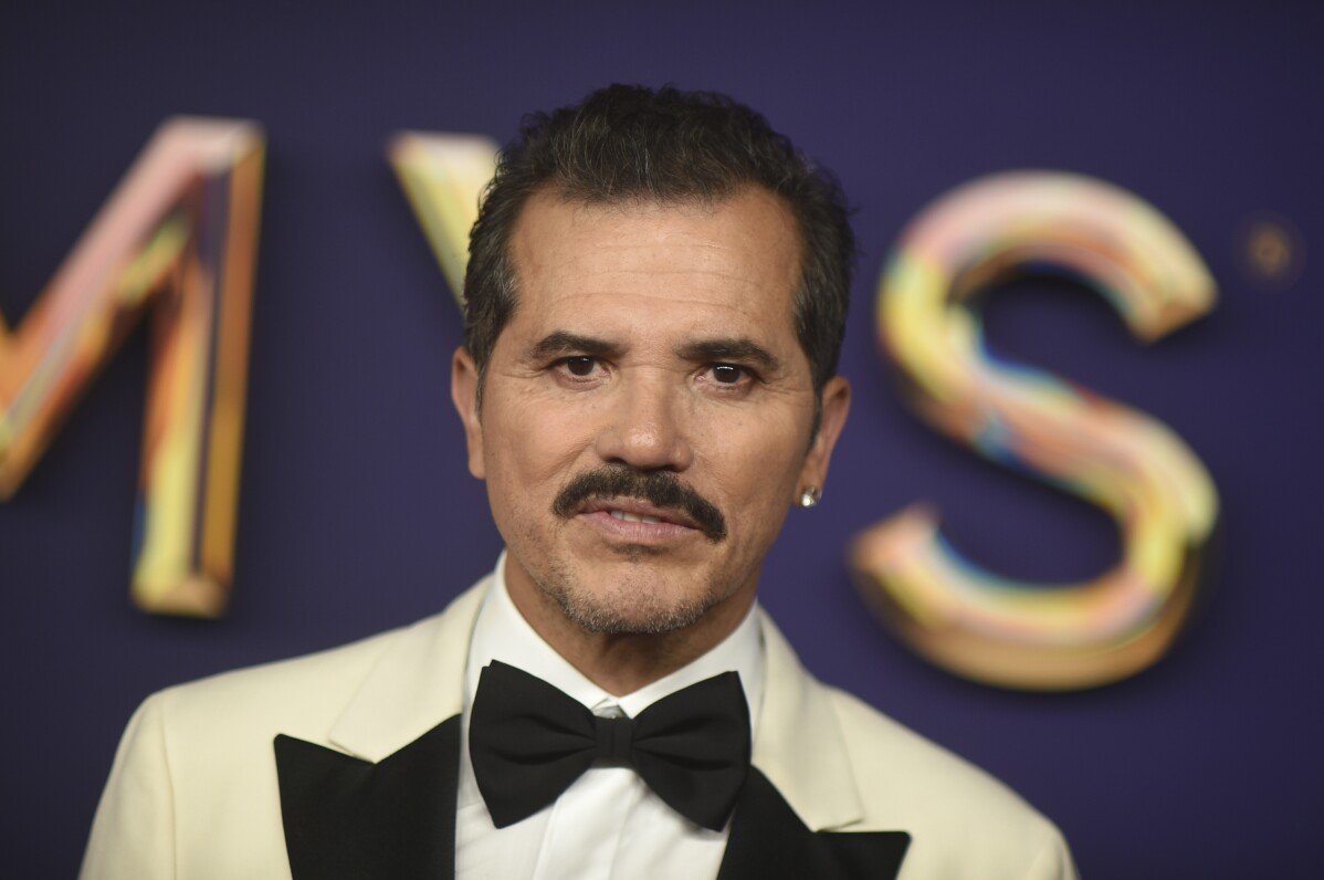 John Leguizamo kembali ke masa lalu untuk mendapatkan kembali sejarah Amerika Latin untuk seri dokumenter PBS